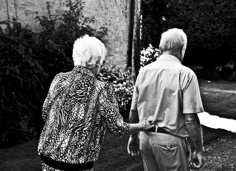 old-couple-walking